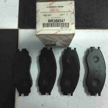 MÃ¡ phanh/ bá» tháº¯ng trÆ°á»c Mitsubishi Pajero V31