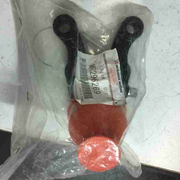 Rotuyn trá»¥ Äá»©ng trÃªn Mitsubishi Pajero V31