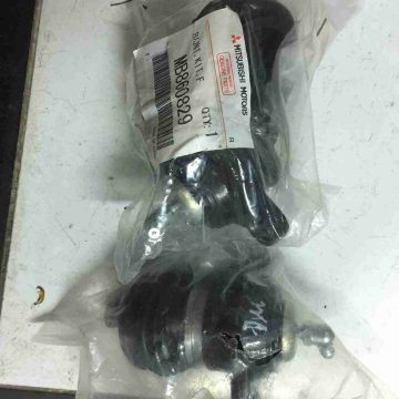 Rotuyn trụ Äứng dưá»i Mitsubishi Pajero V31