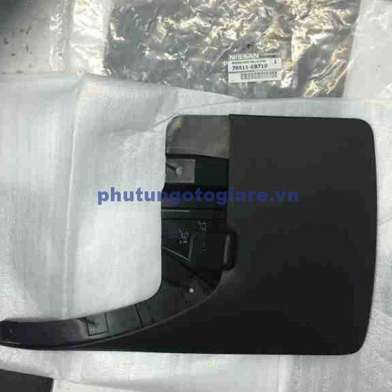 Chắn bùn bánh sau trái Nissan Navara, Infiniti