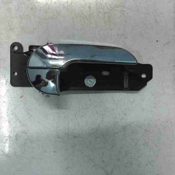 Tay mở cửa trong phải Kia Bongo 3