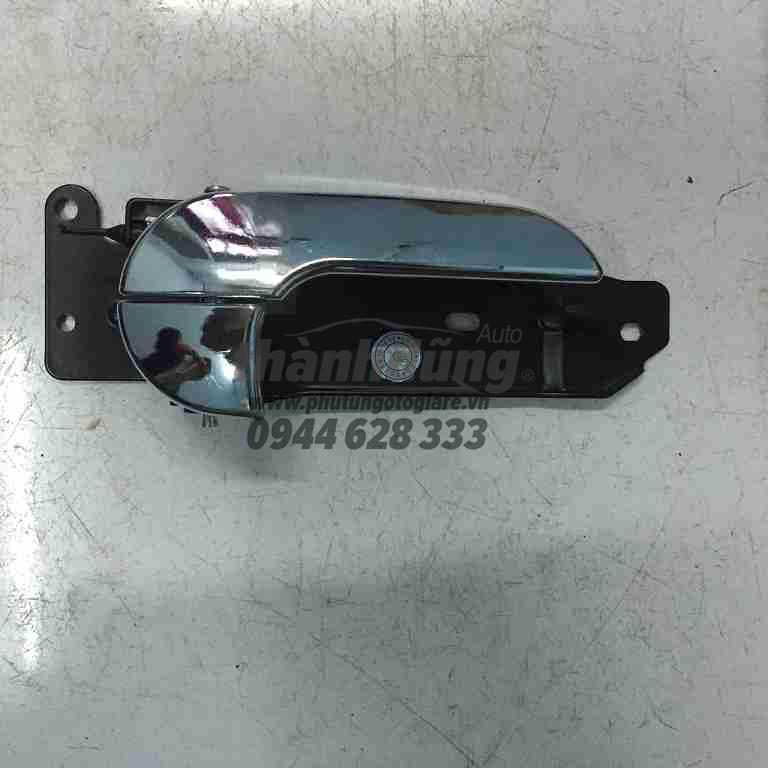 Tay mở cửa trong phải Kia Bongo 3