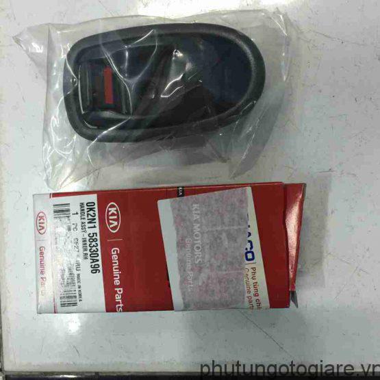 Tay mở cửa trong phải Kia Spectra