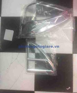 Ốp trang trí đèn hậu Mazda BT50