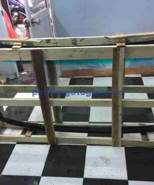 Kính chắn gió Toyota Land Cruiser