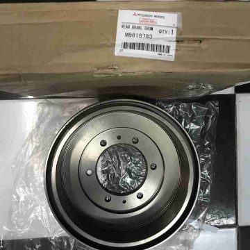 TÄng bua phanh sau Mitsubishi Pajero