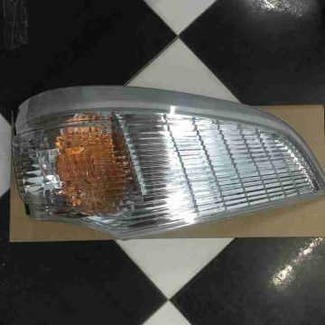 ÄÃ¨n xi nhan cong Mitsubishi Fuso Canter