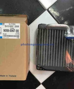 Giàn lạnh Ford Everest 2006