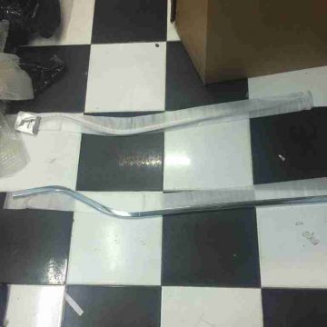 Náº¹p máº¡ chÃ¢n kÃ­nh Kia Bongo 3