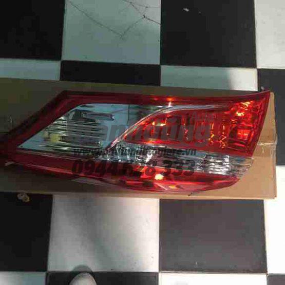 ÄÃ¨n háº­u Toyota Vios