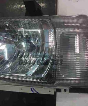 Đèn pha Toyota Hiace 2010