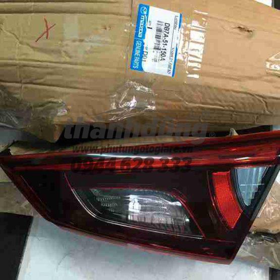 ÄÃ¨n háº­u miáº¿ng trong Mazda 2