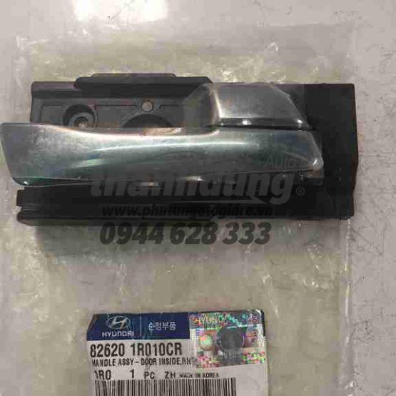 Tay mở cửa trong Hyundai Accent