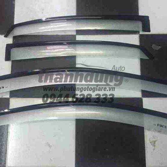 Vè che mưa Ford Focus