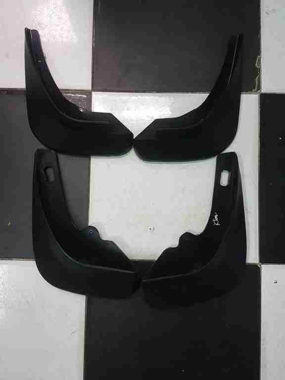 Chắn bùn bánh Ford Fiesta