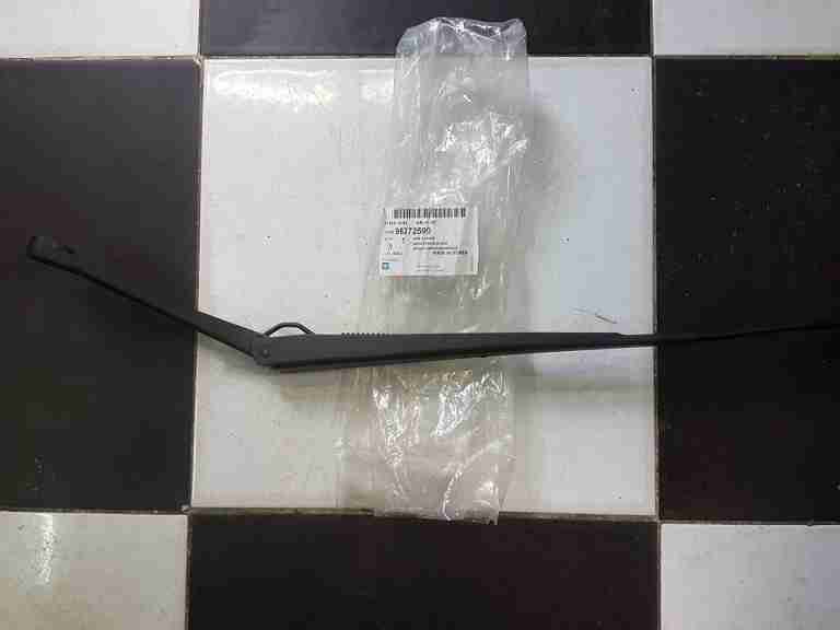 Cần gạt mưa trước Daewoo Nubira