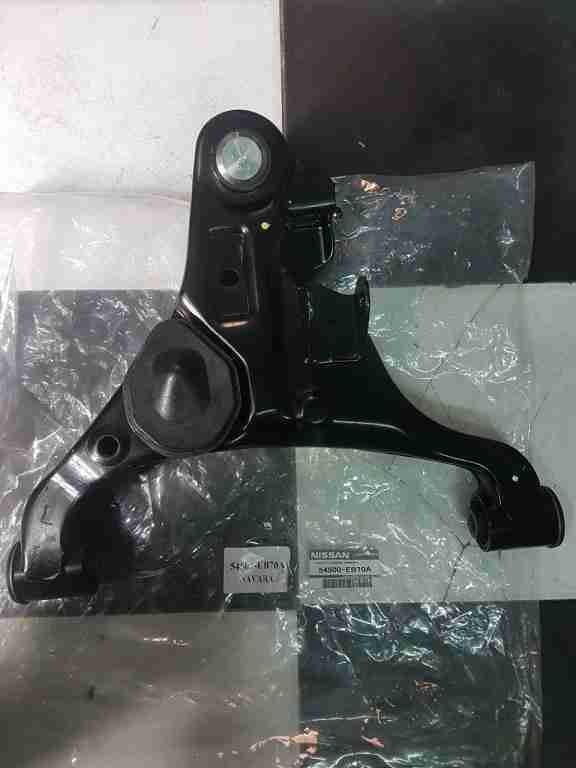 Càng A Nissan Navara