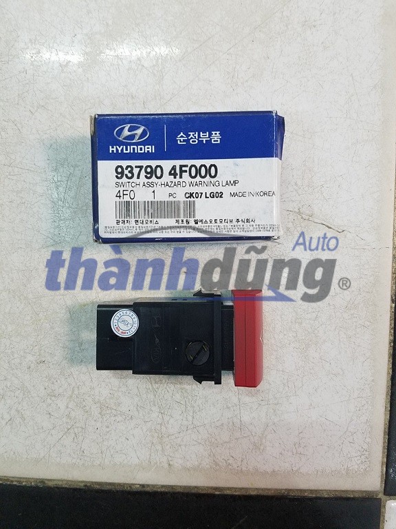 CÔNG TẮC BÁO ĐÈN PHANH HYUNDAI PORTER 2