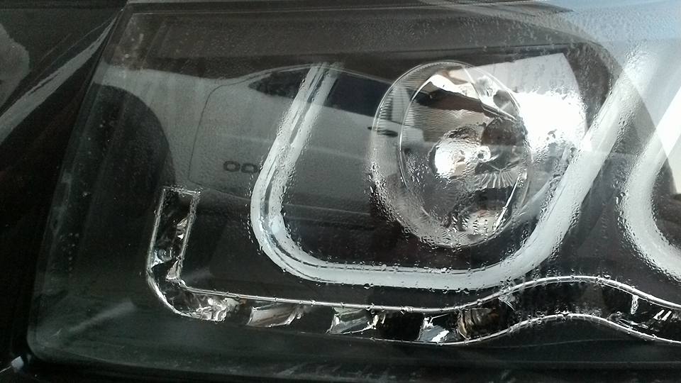 Sử lý nước bị hấp hơi cho đèn pha ô tô