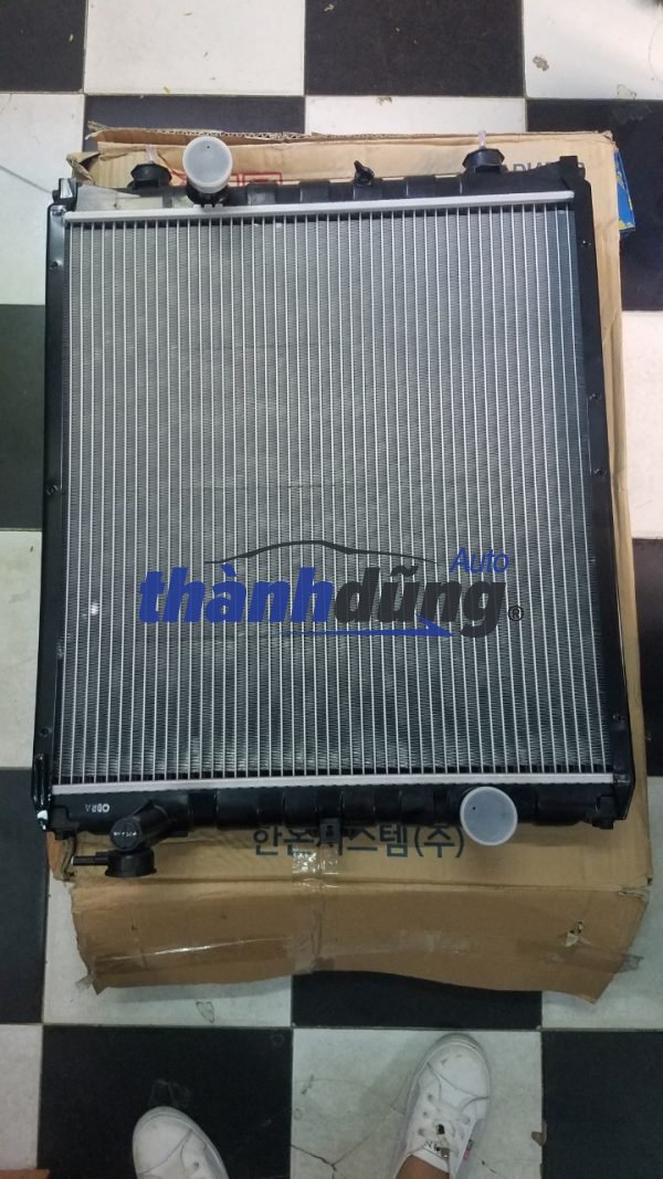 KÉT NƯỚC HYUNDAI COUNTY