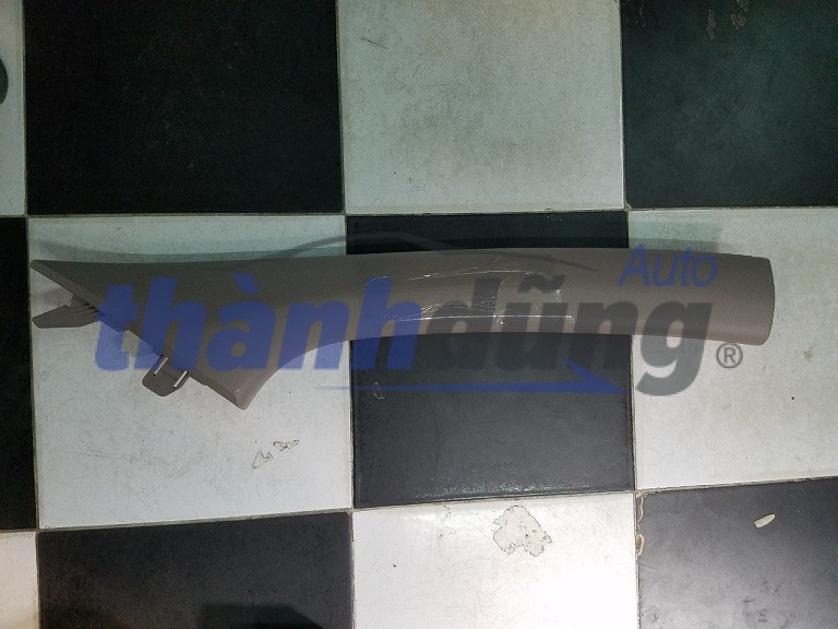 ỐP KÍNH CHẮN GIÓ TRONG HYUNDAI I 10 GRAND