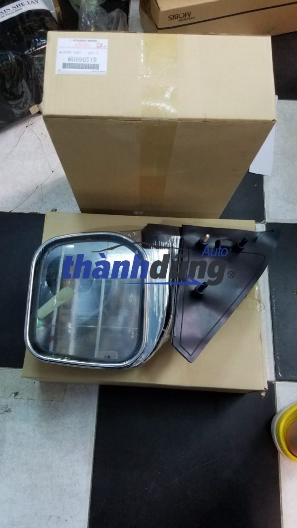 GƯƠNG CHIẾU HẬU MITSUBISHI PAJERO