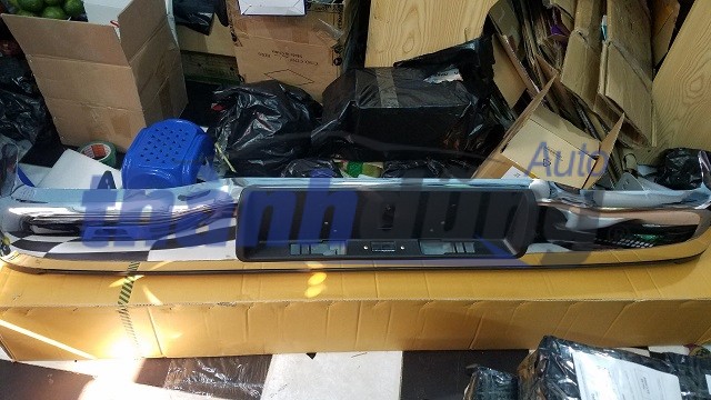 BA ĐỜ SỐC SAU TOYOTA HILUX