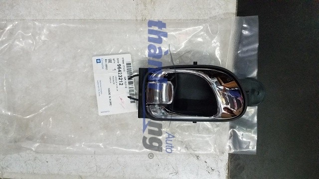 TAY MỞ CỬA TRONG CHEVROLET VIVANT