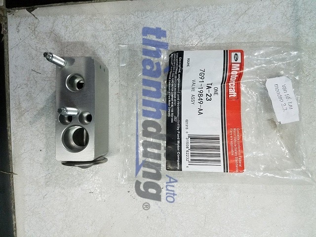 VAN TIẾT LƯU FORD MONDEO 2.5