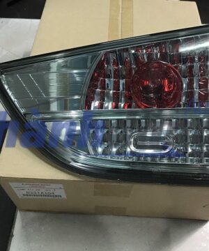 ĐÈN HẬU TRONG MITSUBISHI ZINGER