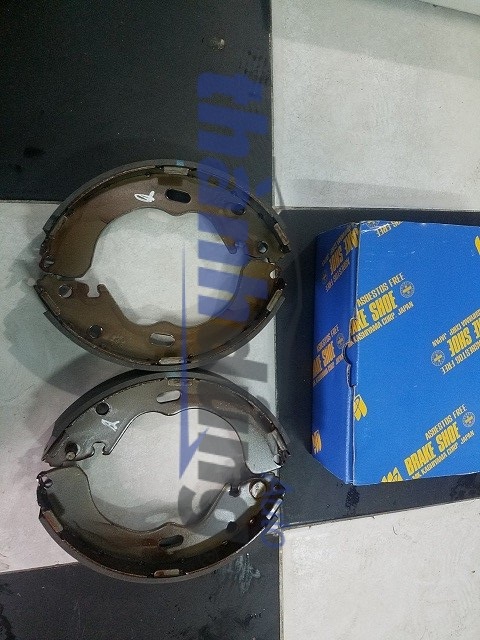 MÁ/ GUỐC PHANH SAU FORD ESCAPE