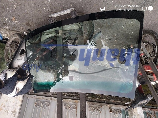 KÍNH CHẮN GIÓ TRƯỚC MITSUBISHI TRITON