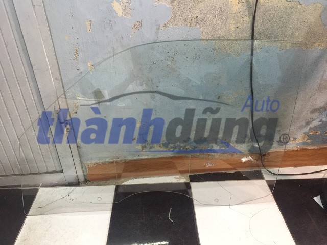 KÍNH CÁNH CỬA TRƯỚC TRÁI KIA BONGO 3