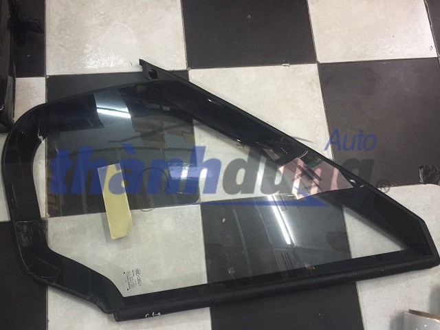 KÍNH TAM GIÁC LIỀN GIOĂNG FORD TRANSIT