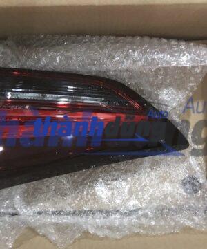 ĐÈN HẬU MIẾNG TRONG PHẢI MITSUBISHI XPANDER