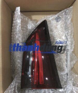 ĐÈN HẬU MIẾNG TRONG PHẢI MITSUBISHI XPANDER