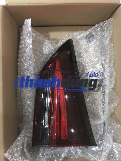 ĐÈN HẬU MIẾNG TRONG PHẢI MITSUBISHI XPANDER