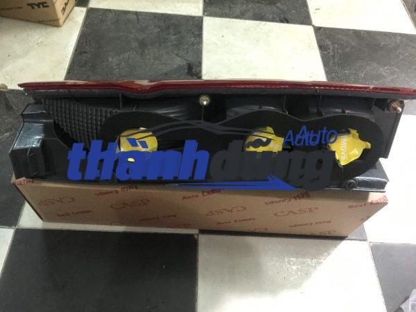 ĐÈN HẬU PHẢI TOYOTA HIACE