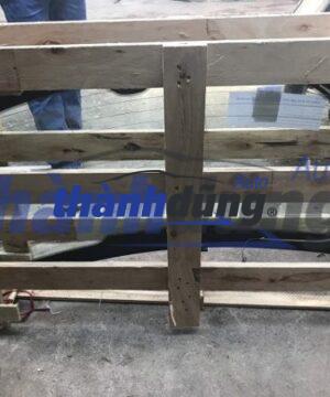 KÍNH CỐP HẬU FORD FOCUS