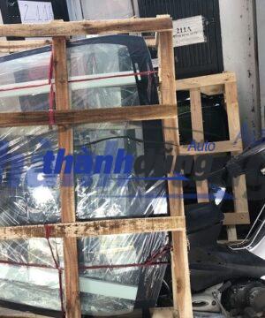 KÍNH CHẮN GIÓ TRƯỚC FORD FOCUS SEDAN