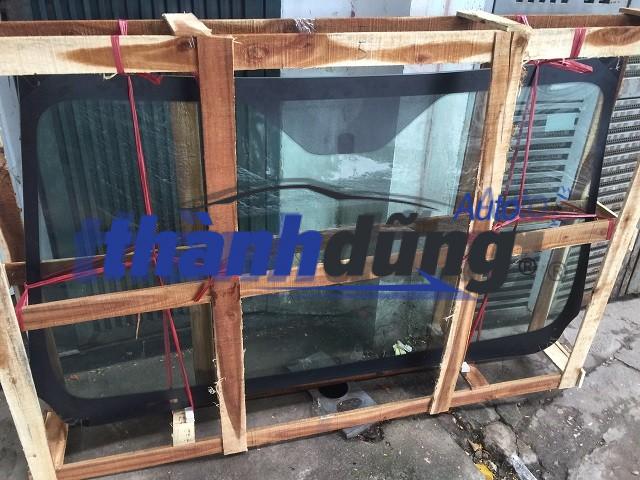 KÍNH CHẮN GIÓ TRƯỚC TOYOTA FORTUNER