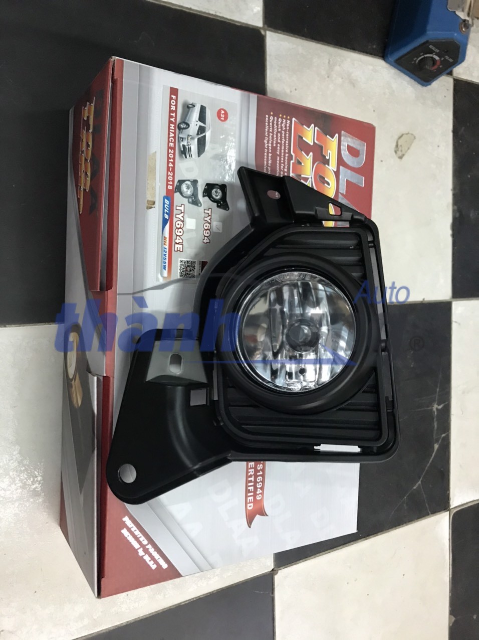 ĐÈN CẢN TRƯỚC PHẢI TOYOTA HIACE