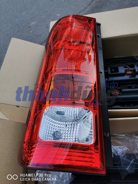 ĐÈN HẬU PHẢI HYUNDAI UNIVERSE