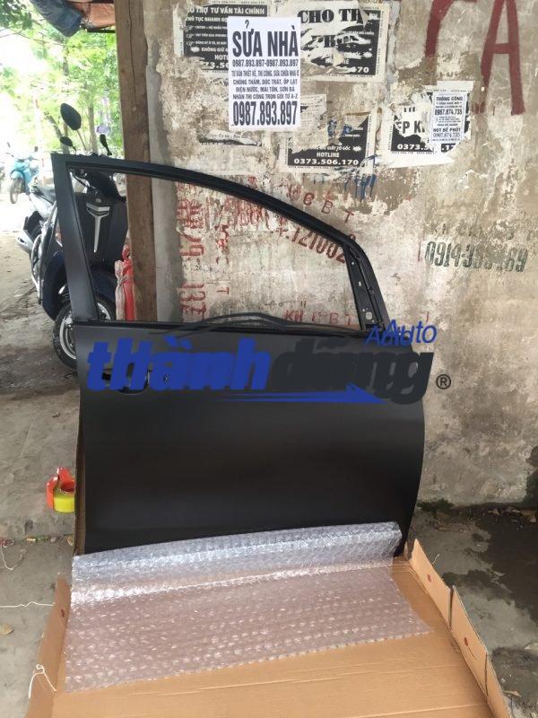 CÁNH CỬA SAU PHẢI TOYOTA INNOVA