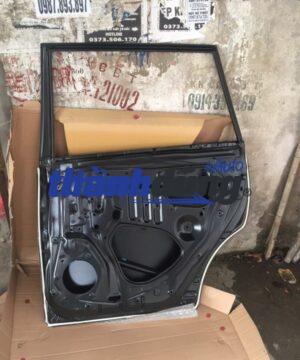 CÁNH CỬA SAU PHẢI TOYOTA INNOVA