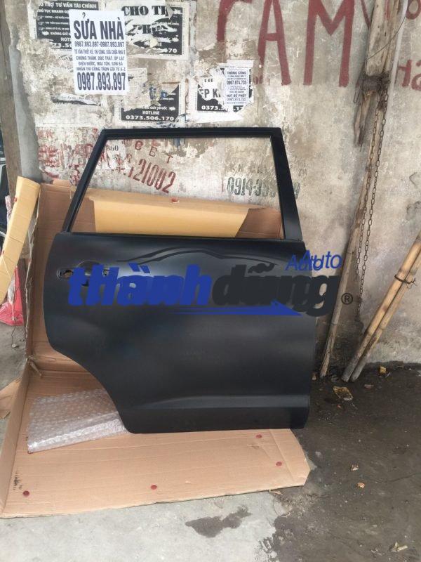 CÁNH CỬA SAU PHẢI TOYOTA INNOVA