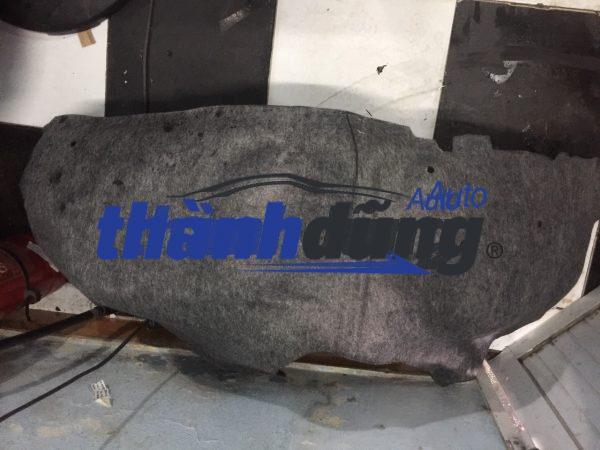 CHẮN BÙN LÒNG DÈ SAU FORD ECOSPORT