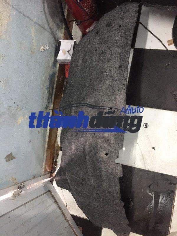 CHẮN BÙN LÒNG DÈ SAU FORD ECOSPORT