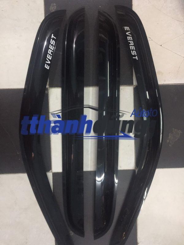 VÈ CHE MƯA FORD EVEREST 2010