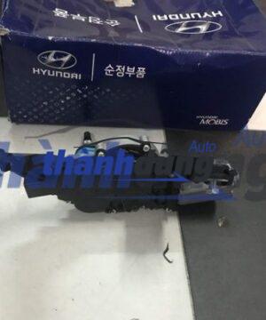 GIÁ BẮT MÔ TƠ GẠT MƯA SAU HYUNDAI SANTAFE